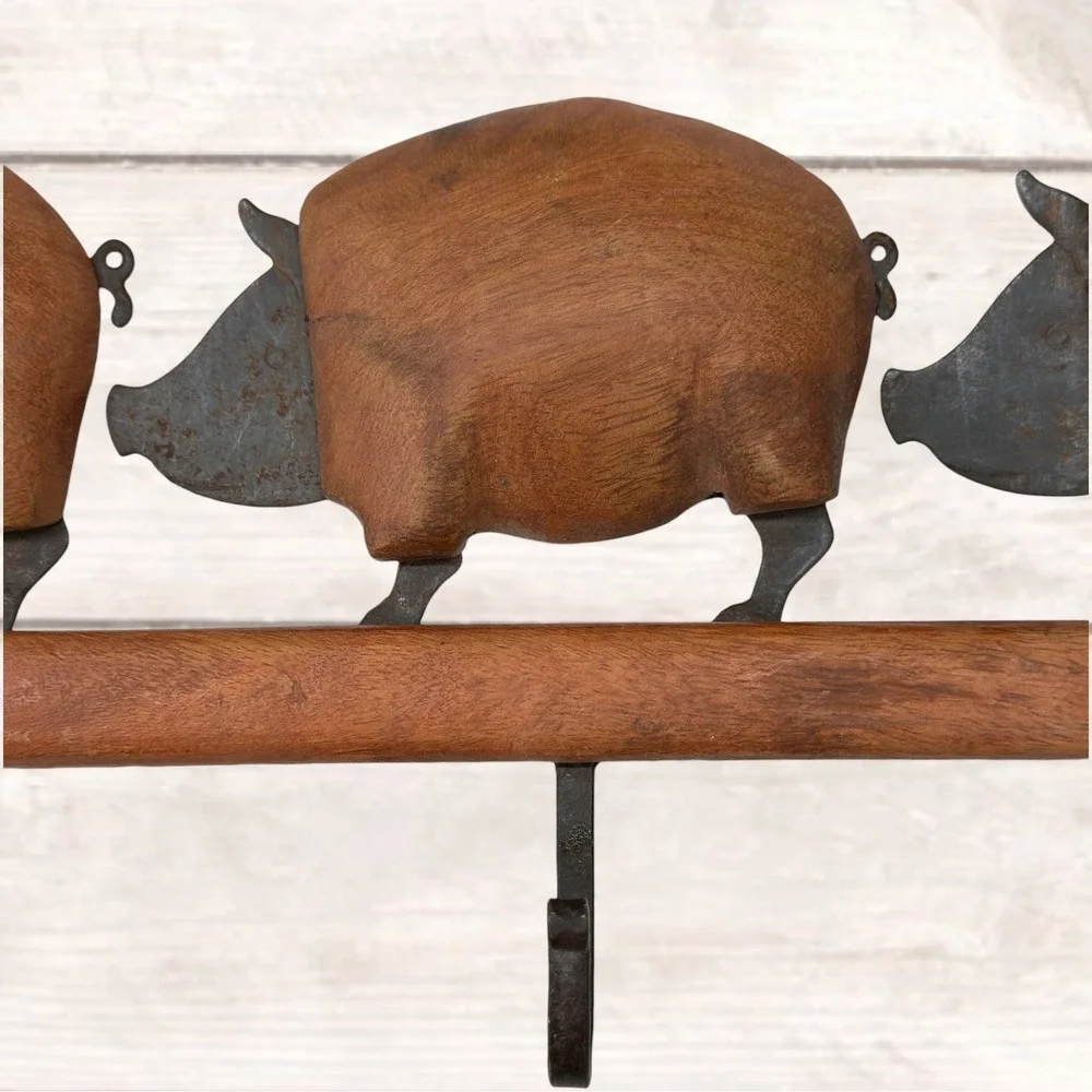 Rustic Wood and Metal Pig Wall Mount Coat Rack 4 Hook Farmhouse Entryway Decor